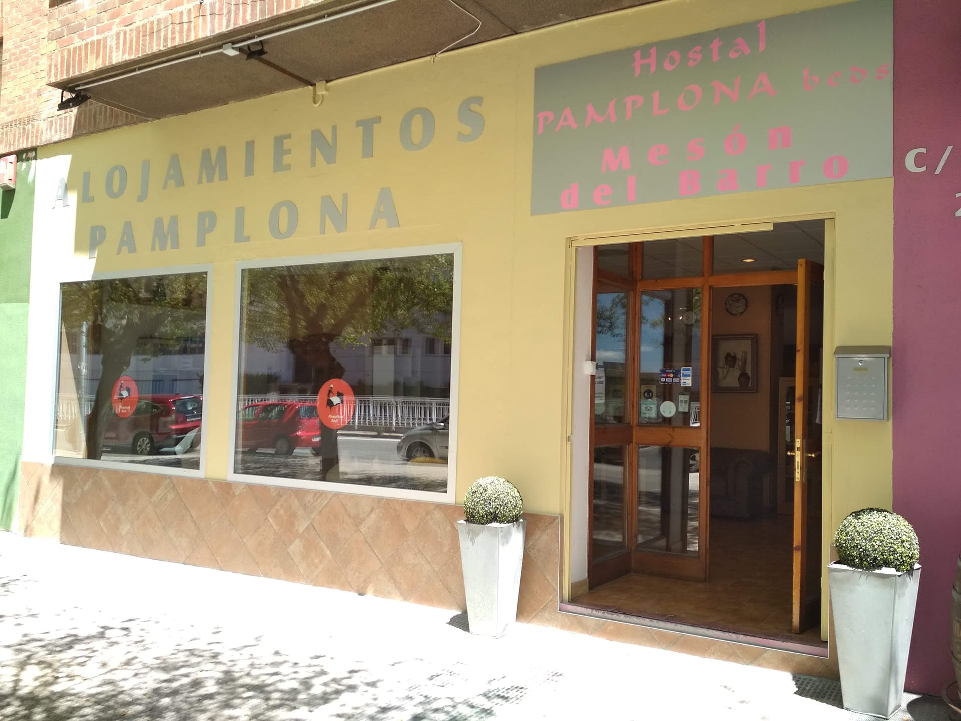 Fachada de Alojamientos Pamplona, albergue en Pamplona